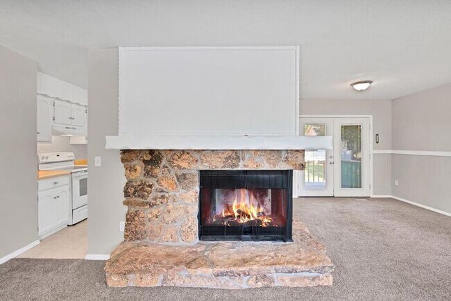 Building Photo - Spacious 5-Bedroom Home in Paradise Hills – North Grand Junction