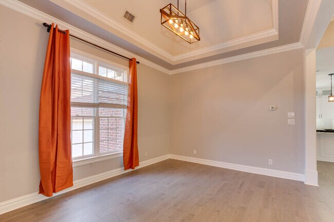 Building Photo - 5102 Waterford Pl