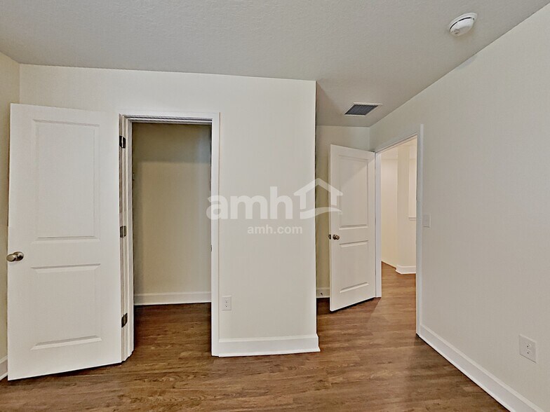 Building Photo - 510 Pine Terrace Dr