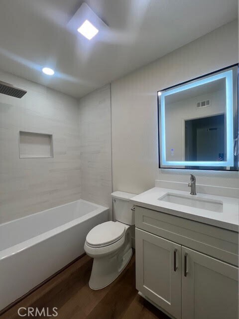 Building Photo - 520 Breezewood Ct