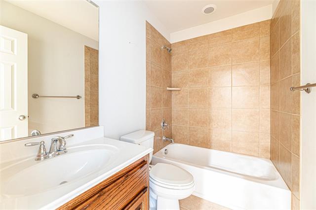 Building Photo - 6305 Canyon Crest Dr