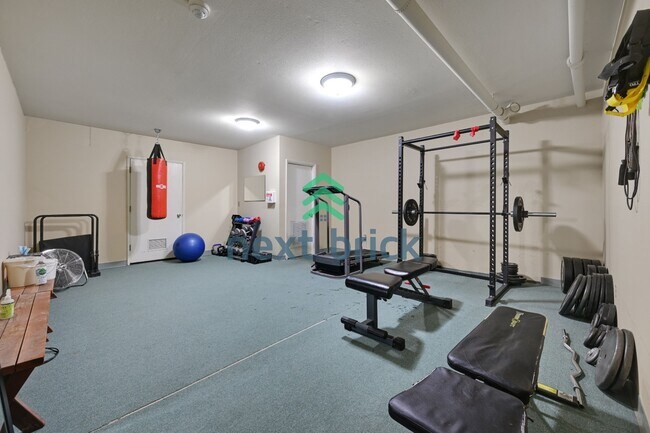 Building Photo - 2 Bed and 2 Bath Exceptional Condo with Water View is Available for Rent!