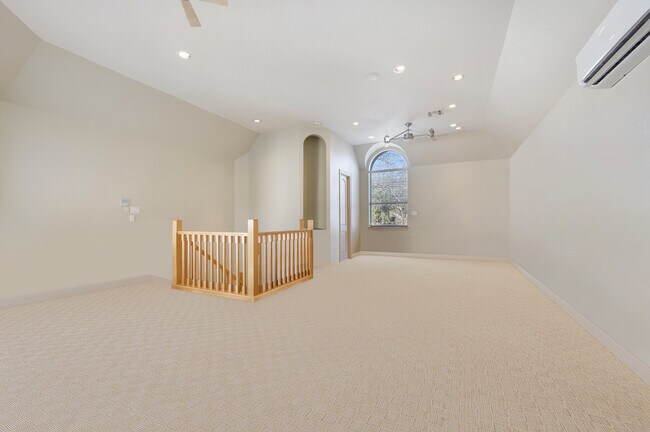 Building Photo - 3 Birnam Oaks