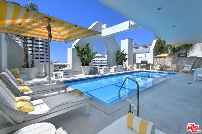 Building Photo - 10520 Wilshire Blvd