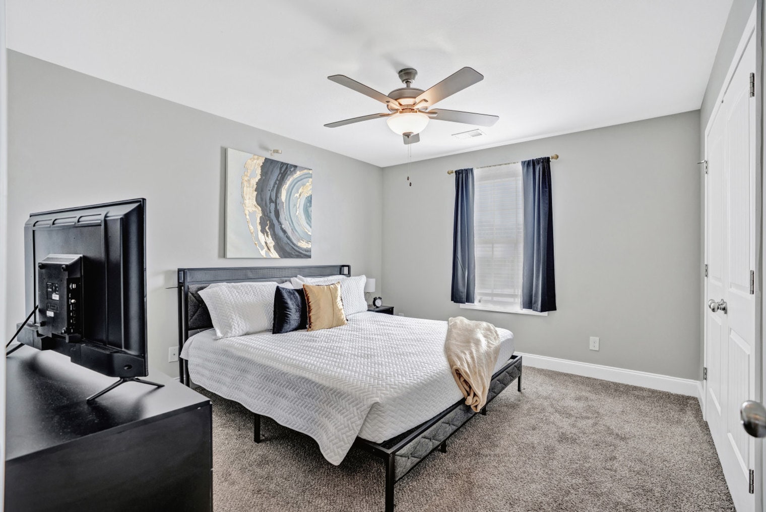 Building Photo - 541 New S Dr