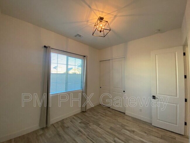 Building Photo - 2353 E Athena Ave