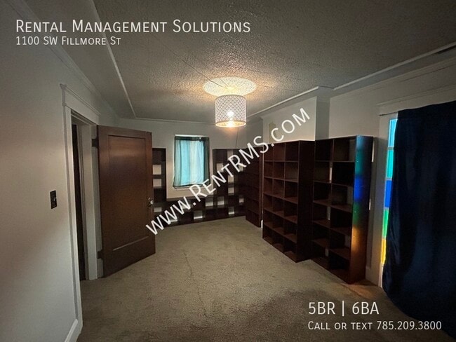 Building Photo - 1100 SW Fillmore St