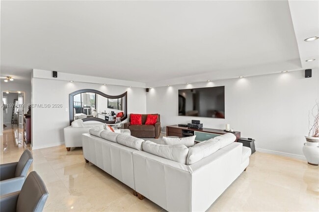 Building Photo - 1901 N Ocean Blvd