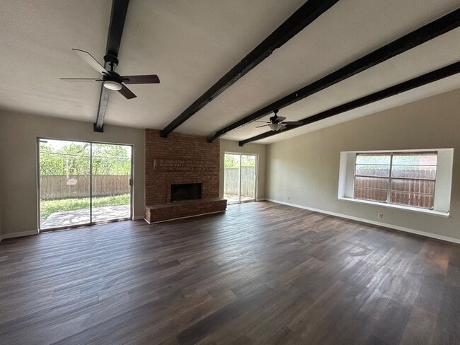 Building Photo - 3BED/2BATH Home for lease! Available Now in Live Oak!
