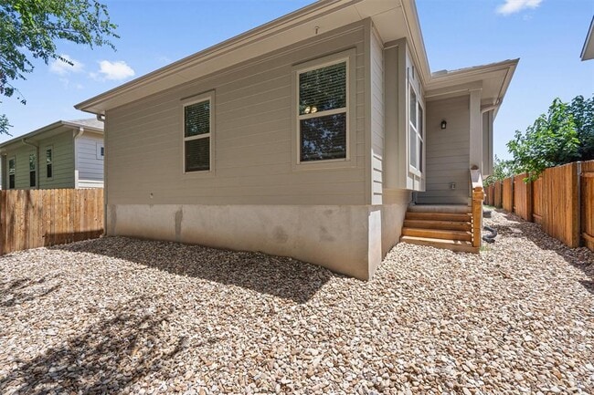 Building Photo - 256 Pelican Bay Cir