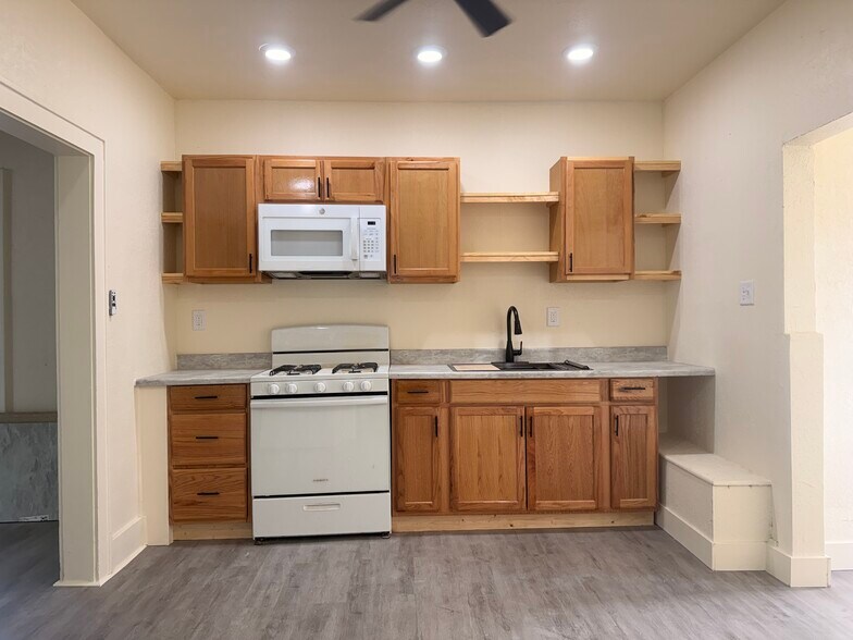 Building Photo - 1504 Philo Rd