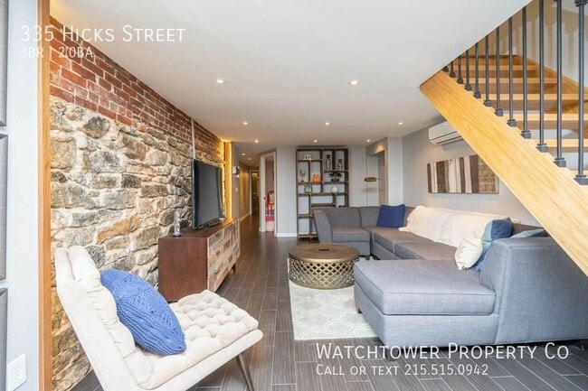 Building Photo - 335 S Hicks St