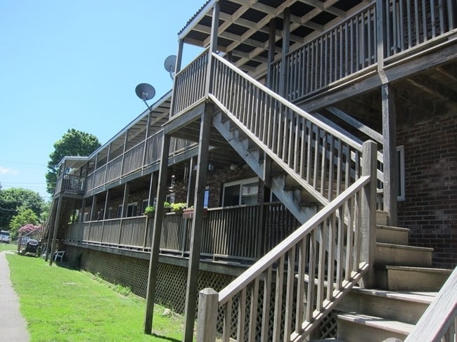 Building Photo - Flume Road Apartments