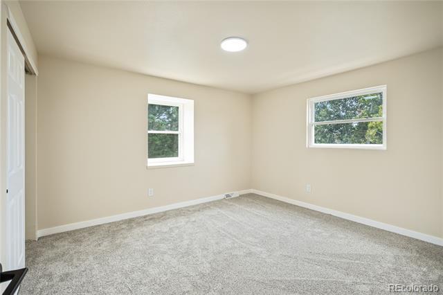 Building Photo - 5599 W Maplewood Pl
