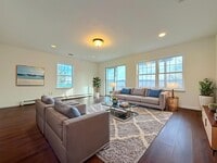 Building Photo - 36 Rockland St