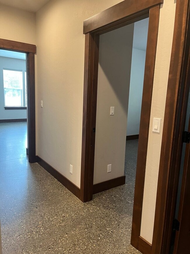 Building Photo - Sought after Dover Bay Home