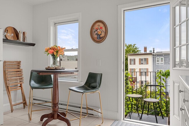 Primary Photo - 377 Dorchester St