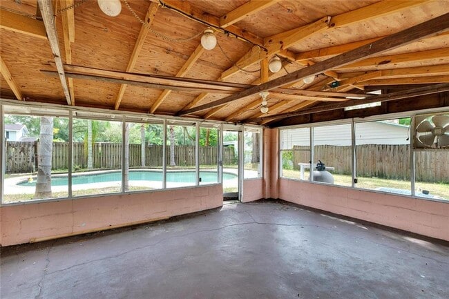Building Photo - 11718 N Ola Ave