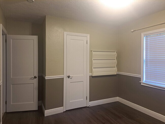 Building Photo - 344 Vesta Cir