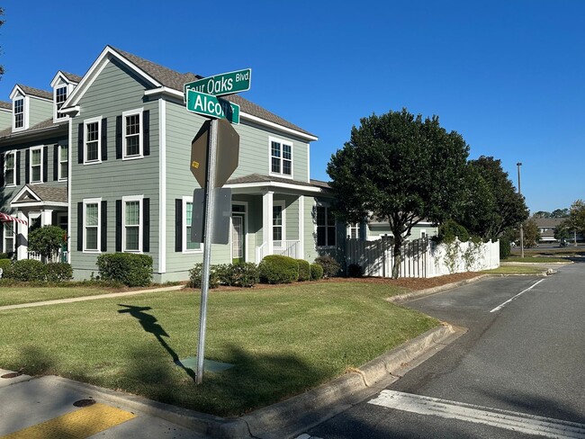 Building Photo - Southwood End unit