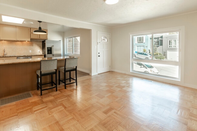 Building Photo - 316 Bridgeview Dr