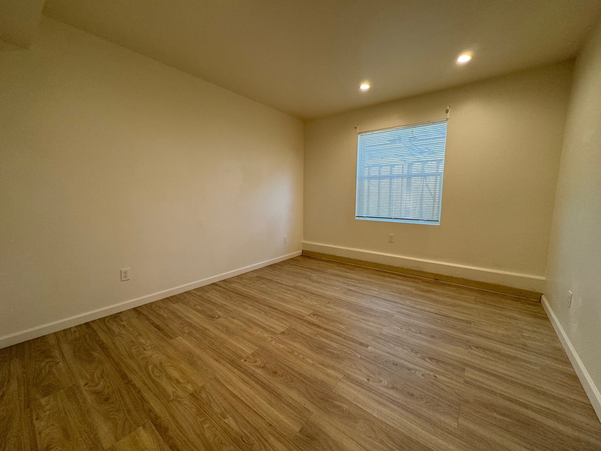 Building Photo - 1551 Santa Clara Ave