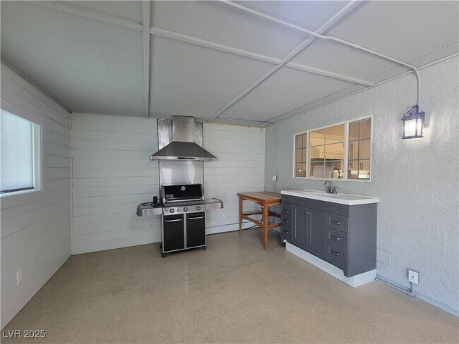 Building Photo - 5836 Corazon Dr