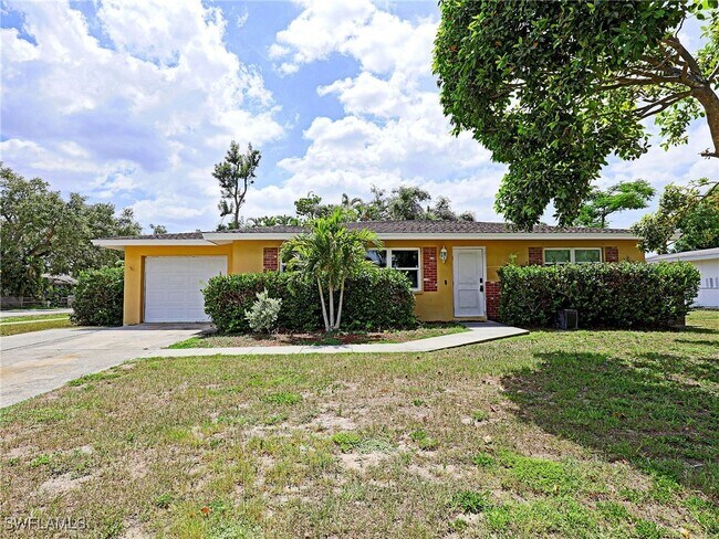 Primary Photo - 3958 La Palma St