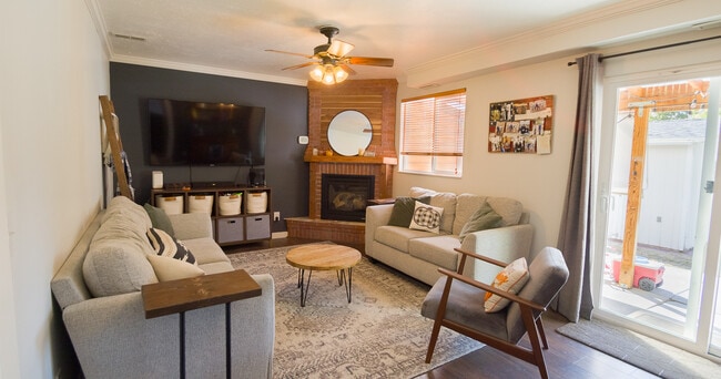 Building Photo - 1487 N Quincy Ave