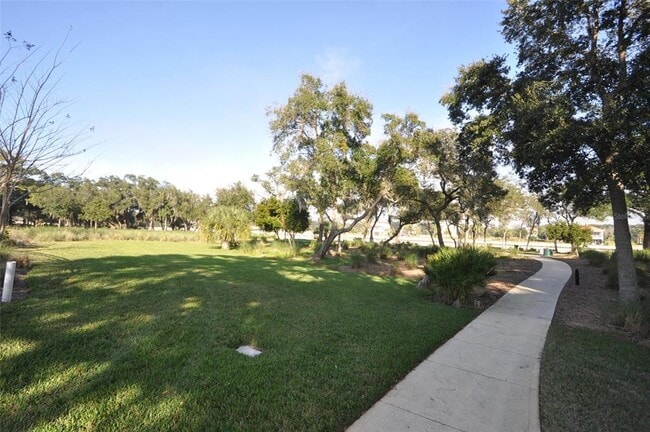 Building Photo - 190 Riverview Bend S