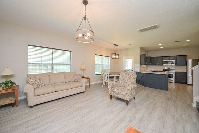 Building Photo - 10607 Criswell Dr