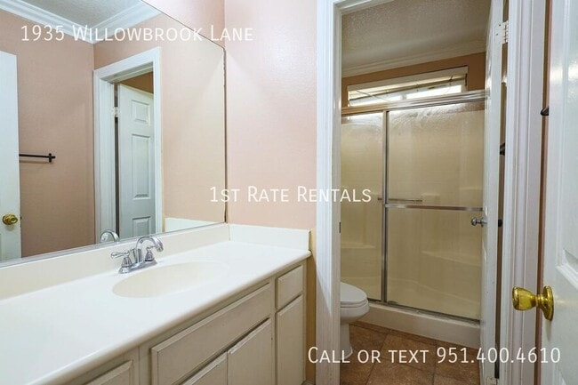 Building Photo - 1935 Willowbrook Ln