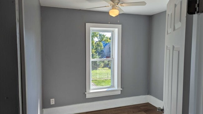 Building Photo - 305 Plummer St