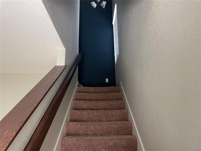 Building Photo - 165 Alexander Woods Dr