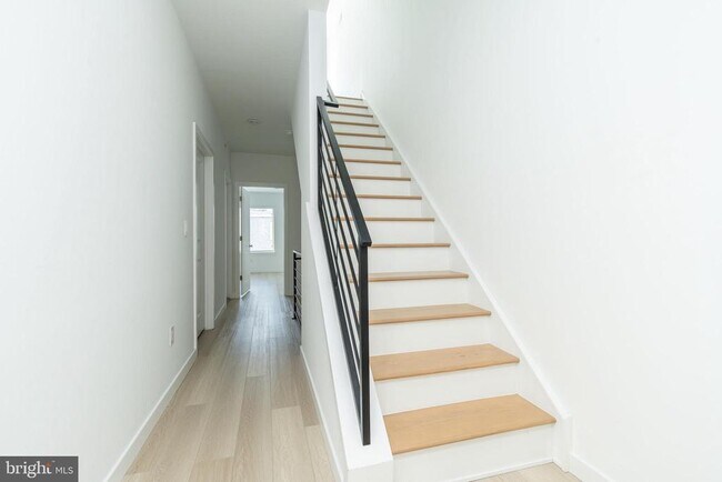 Building Photo - 1252 N 18th St