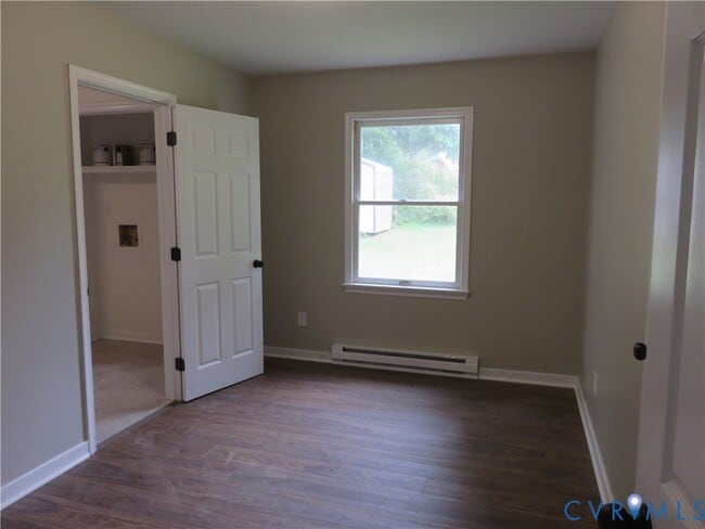 Building Photo - 117 N Ivy Ave
