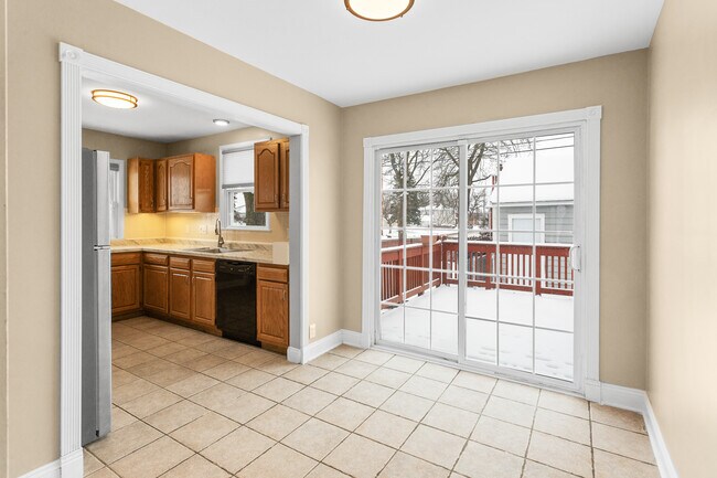 Building Photo - 2128 Windemere Ave