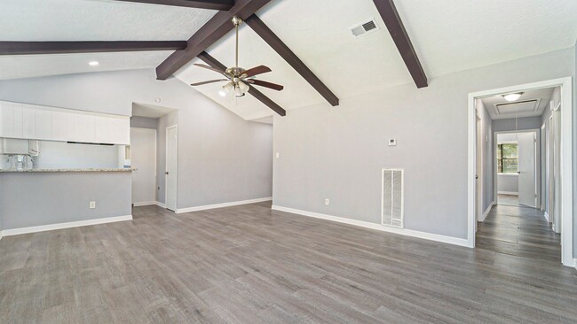 Building Photo - 3008 Columbia St