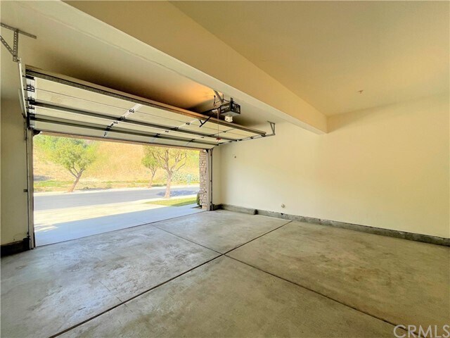 Building Photo - 4864 Highview St