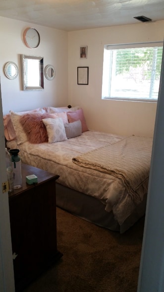 Building Photo - 480 E 4200 S