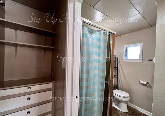 Building Photo - Studio Apartment In The Heart Of Downtown Sonora!