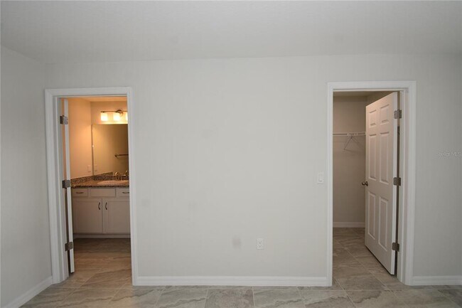 Building Photo - 11 Buttonwood Ln