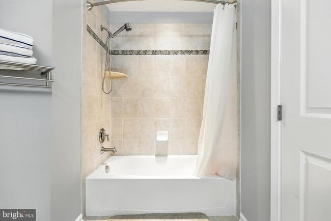 Building Photo - 8518 Cedar Chase Dr