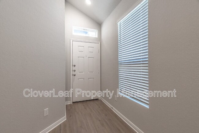Building Photo - 311 Nespral Dr