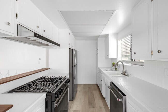 Upstairs Kitchen - 464 28th St