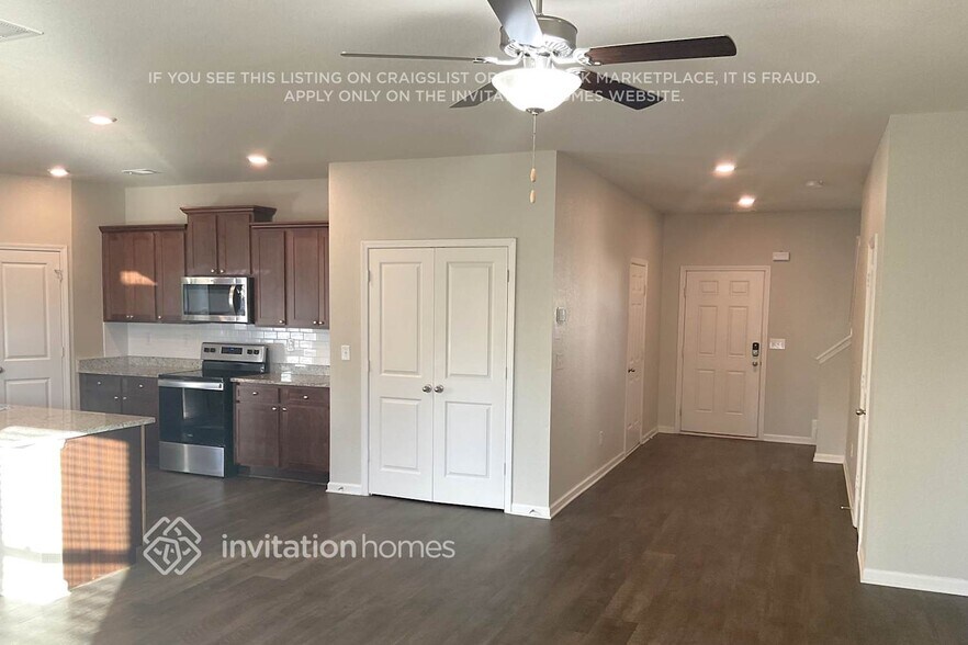 Building Photo - 636 Gleaner Wy