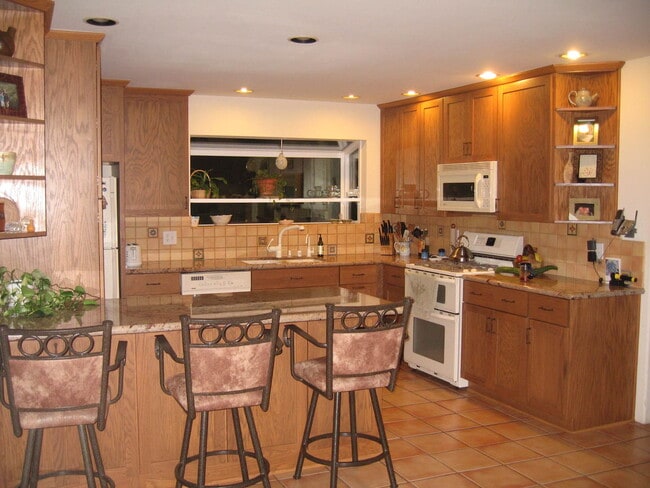Building Photo - Gorgeous Four Bedroom Clairemont Mesa Home!