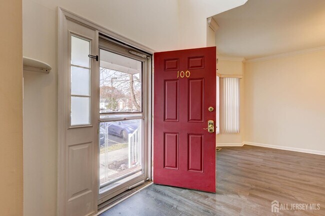 Building Photo - 100 Forest Dr