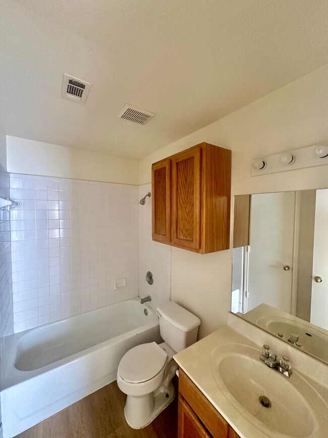 Building Photo - 5705 Greengate Dr