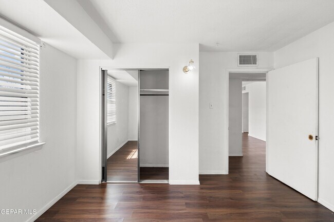 Building Photo - 5409 Edmonton Ave